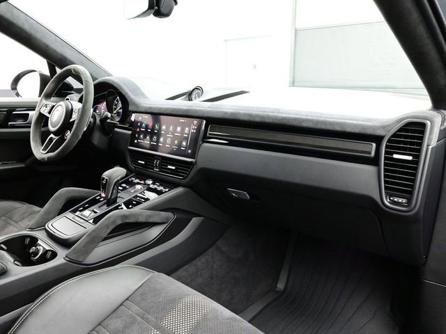 Certified 2022 Porsche Cayenne Turbo GT image 18