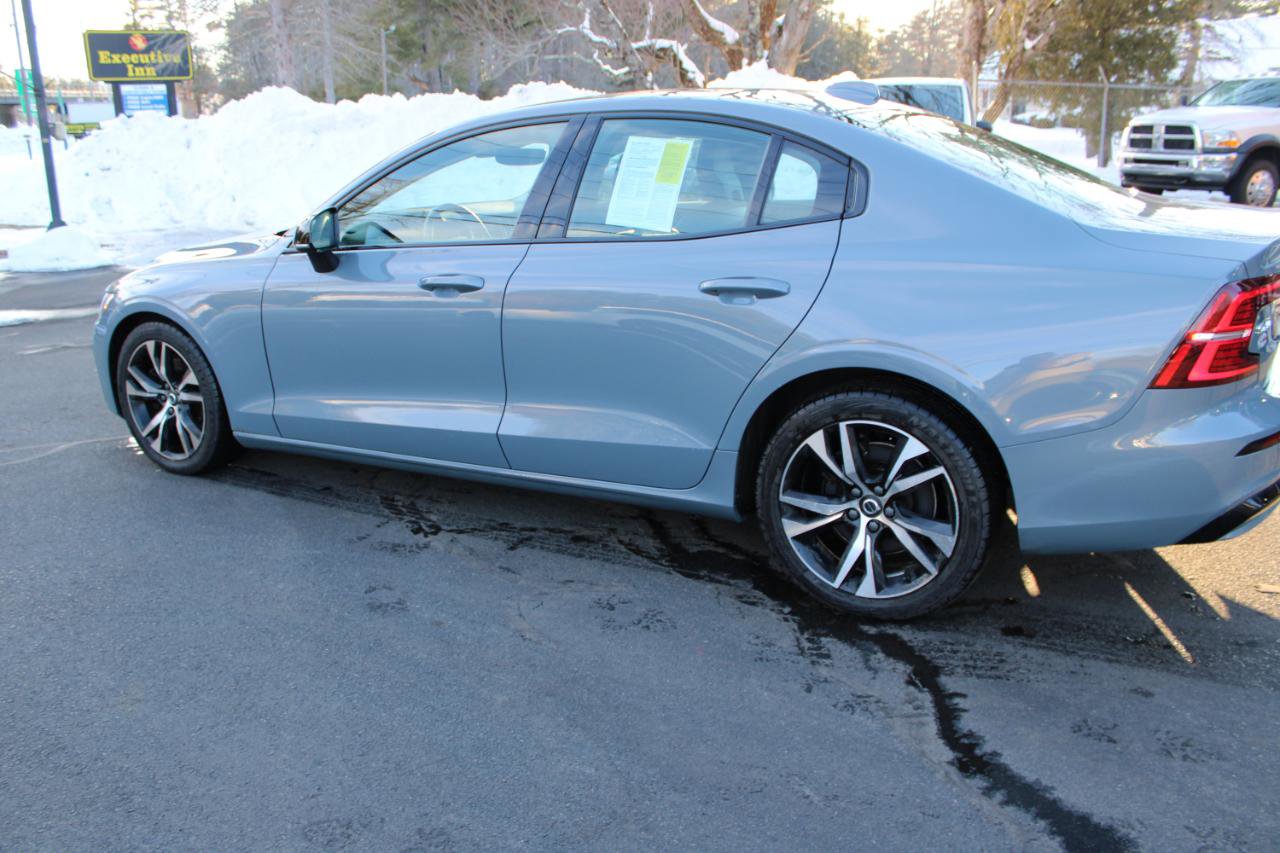 Used 2023 Volvo S60 B5 Core image 8