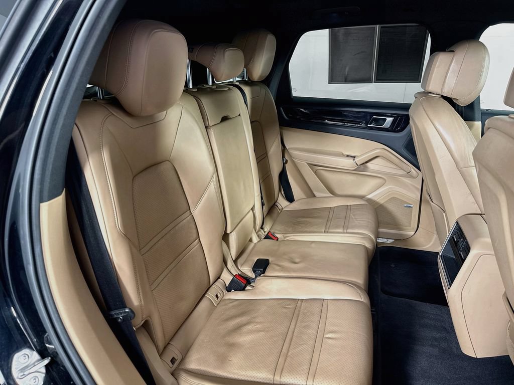 Used 2019 Porsche Cayenne AWD/4WD image 35