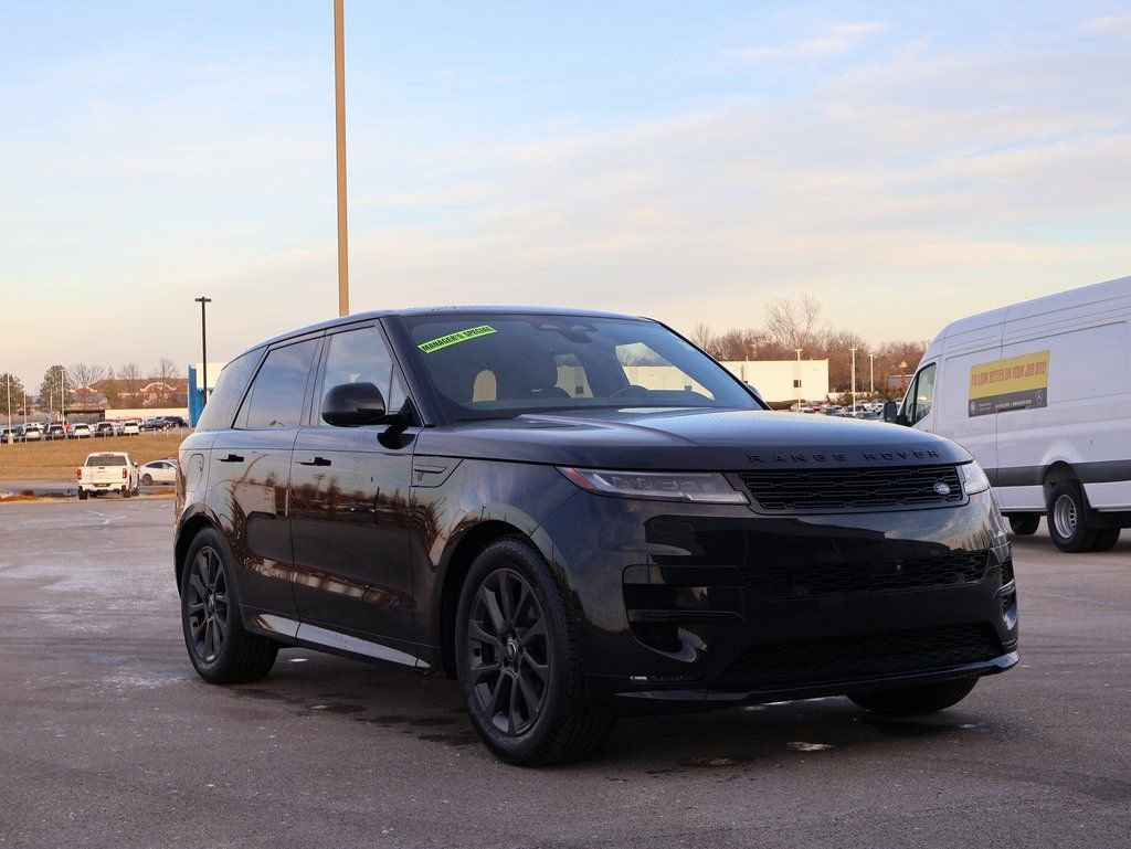 Used 2024 Land Rover Range Rover Sport Dynamic SE AWD/4WD image 3