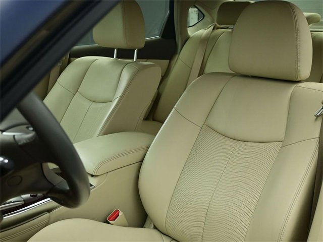 Used 2017 INFINITI Q70 3.7 image 19