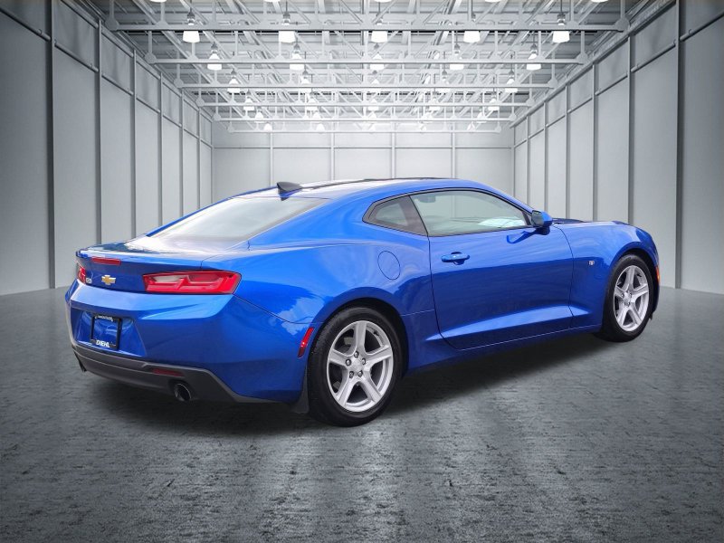 Certified 2018 Chevrolet Camaro LT RWD image 9