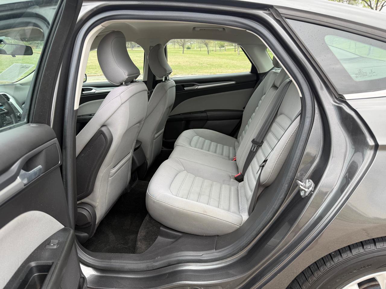 Used 2015 Ford Fusion S image 16