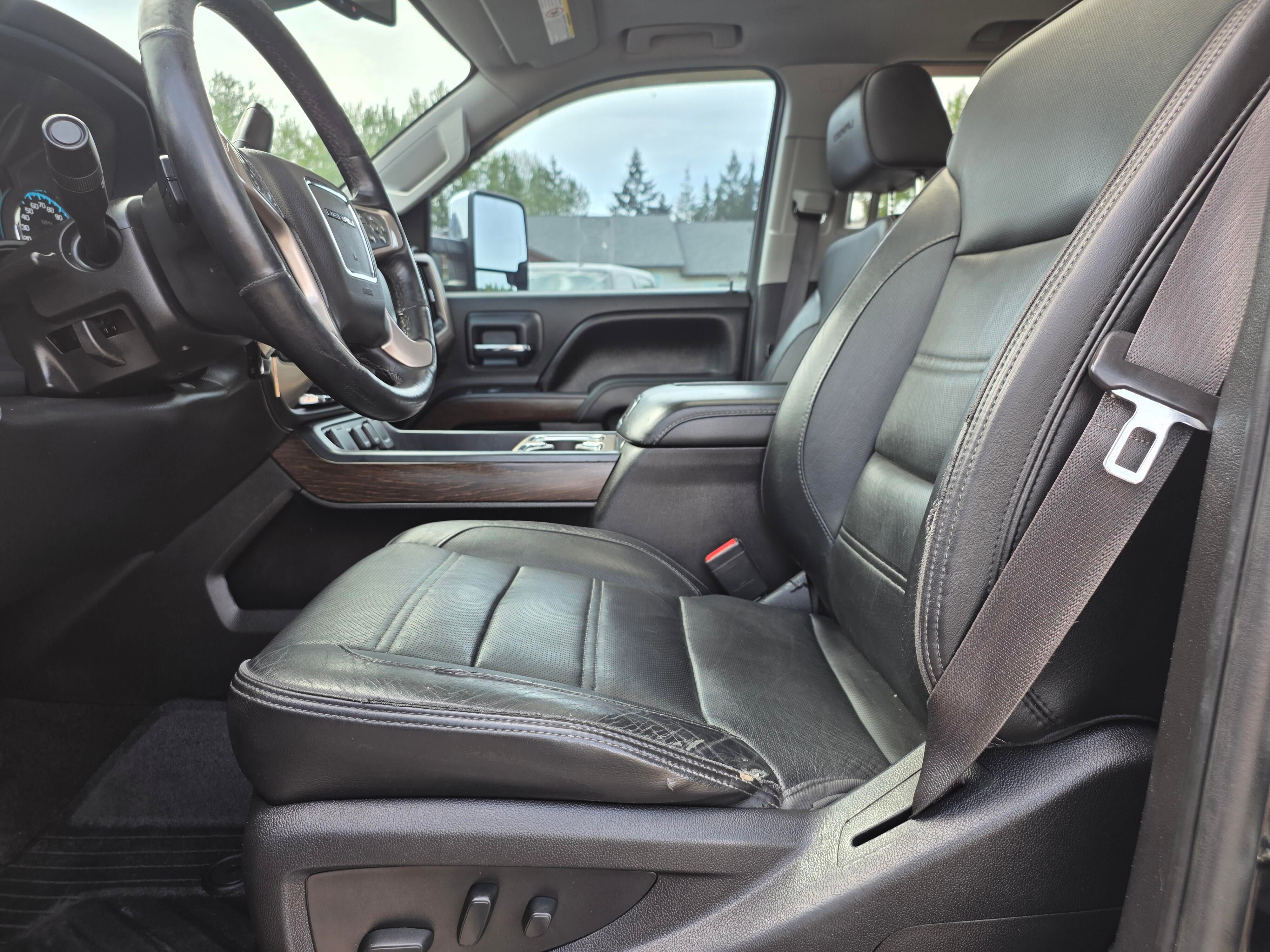 Used 2017 GMC Sierra 2500 Denali w/ Duramax Plus Package AWD/4WD image 26