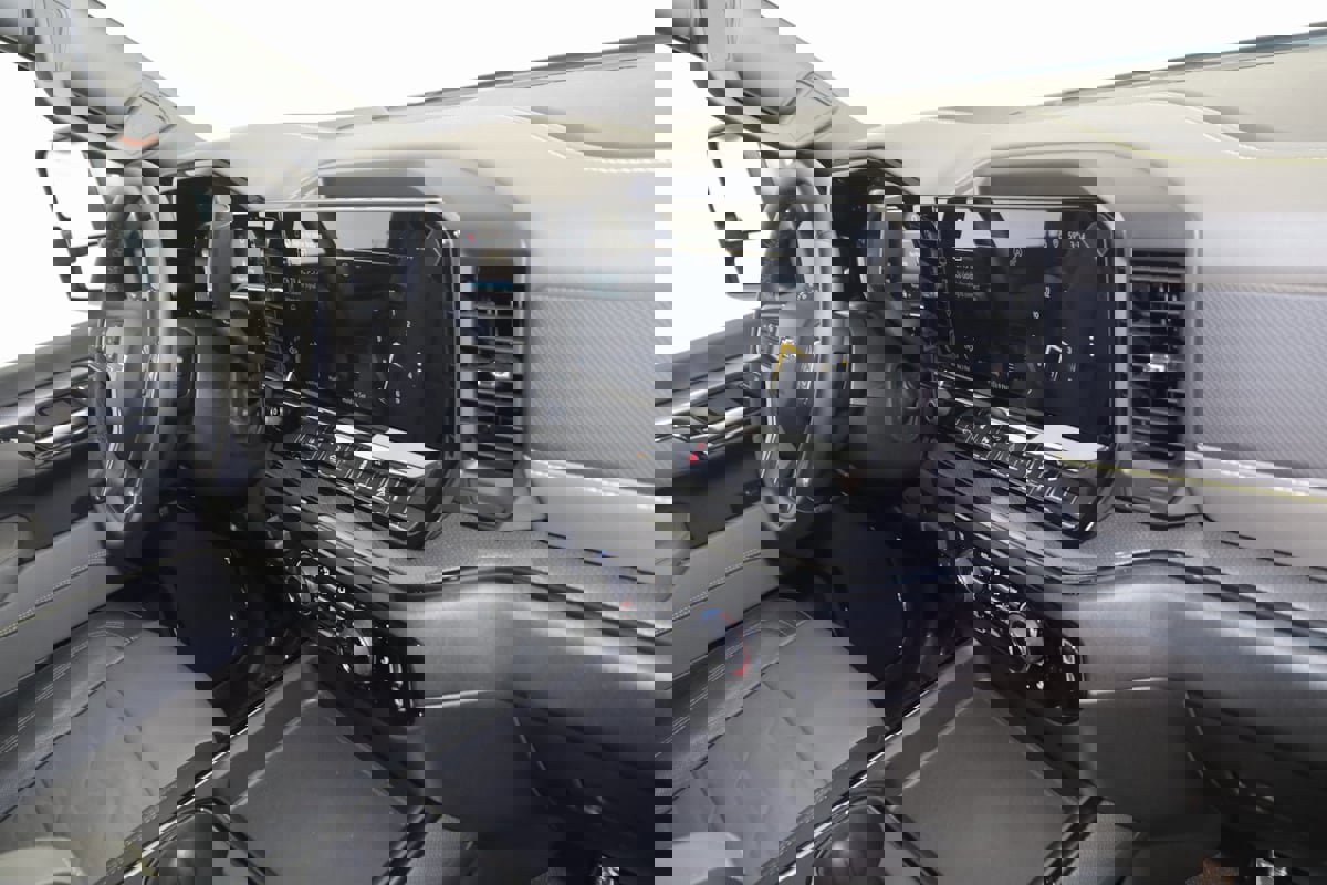 Used 2025 Chevrolet Silverado 2500 ZR2 image 41