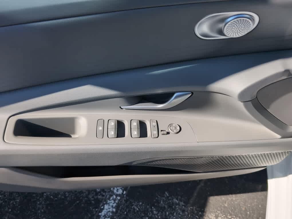 New 2026 Hyundai Elantra SE FWD image 27