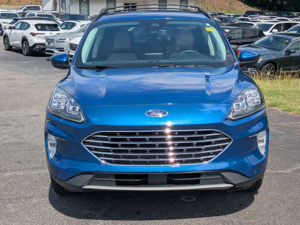 Used 2022 Ford Escape Titanium w/ Class II Trailer Tow Package FWD image 9