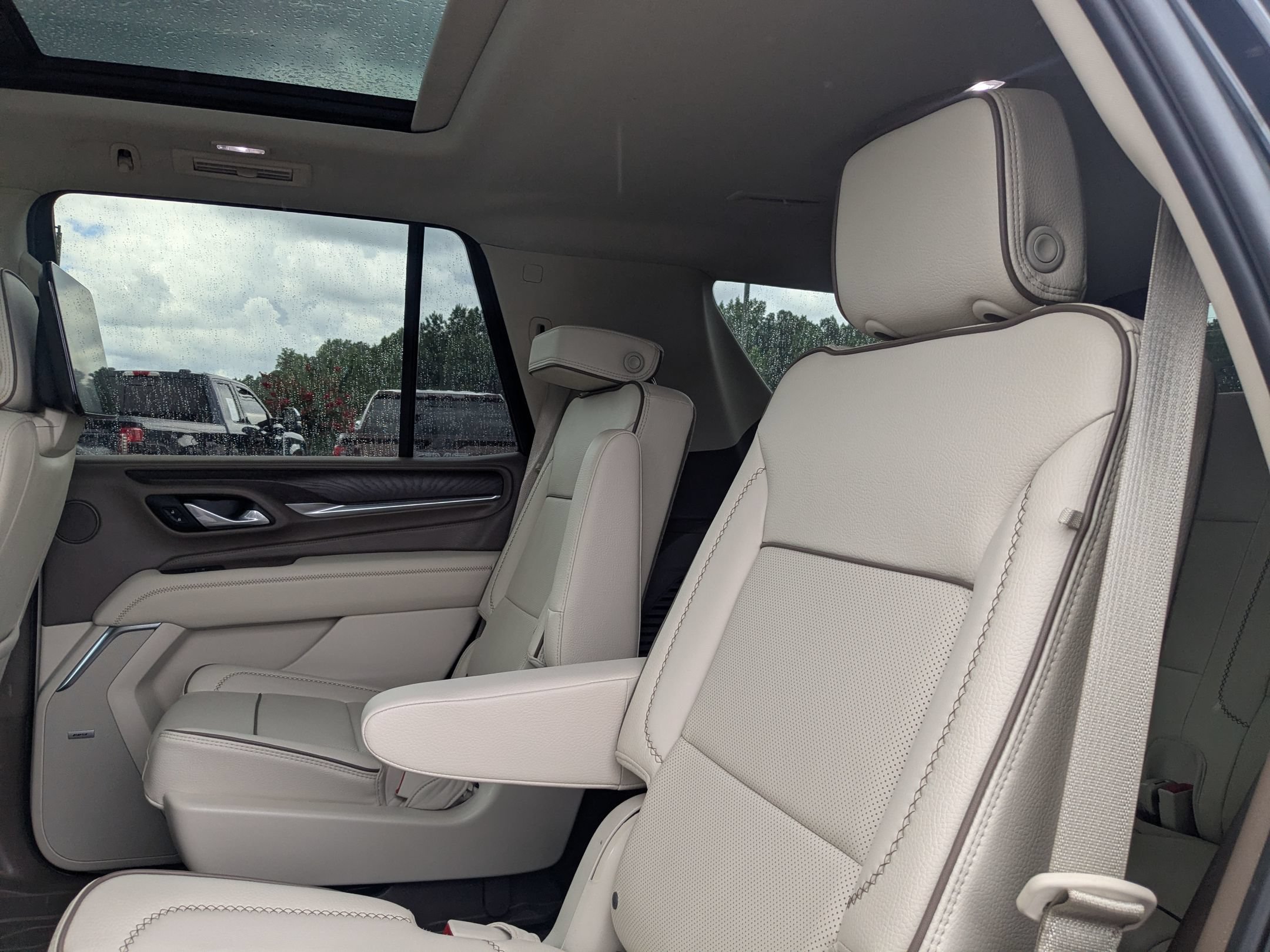 Used 2024 GMC Yukon Denali w/ Denali Reserve Package AWD/4WD image 26