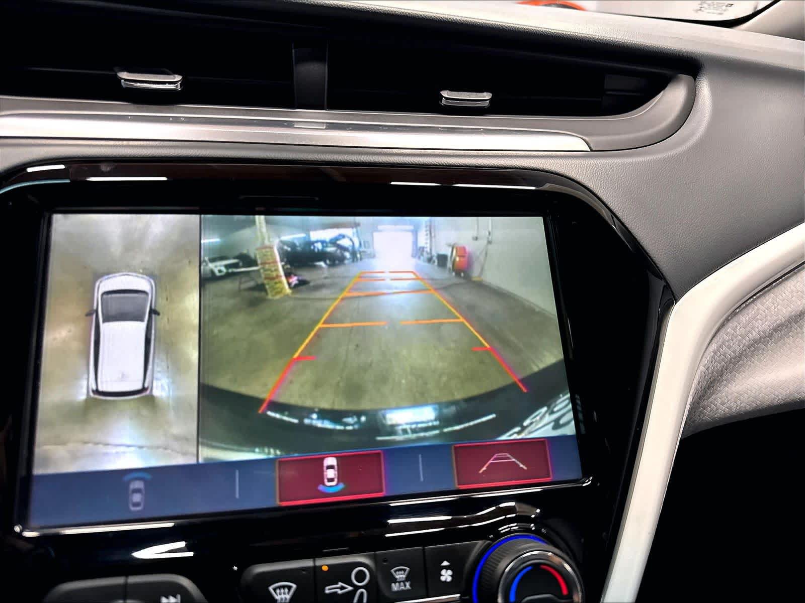 Used 2018 Chevrolet Bolt Premier w/ Driver Confidence II Package FWD image 22