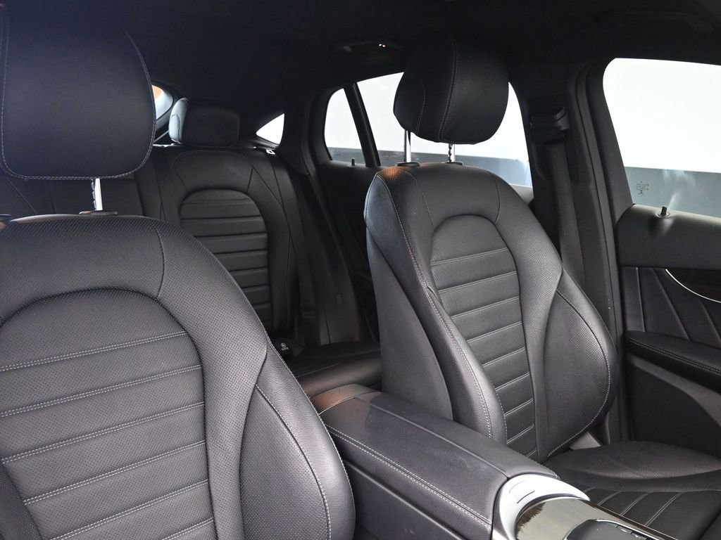 Used 2021 Mercedes-Benz GLC 300 4MATIC Coupe image 11