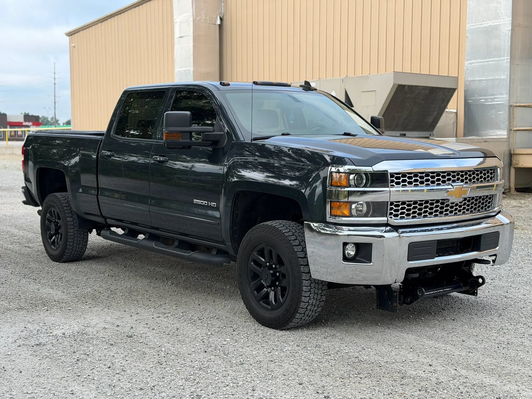 Used 2019 Chevrolet Silverado 2500 LT AWD/4WD image 3