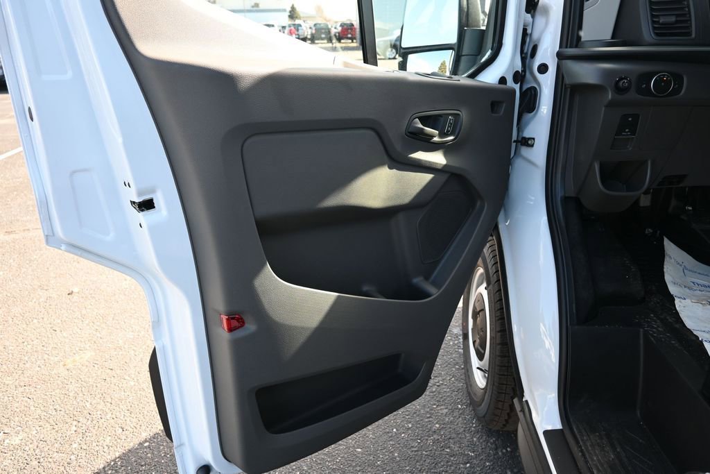 New 2026 Ford Transit 250 148 Medium Roof RWD image 17