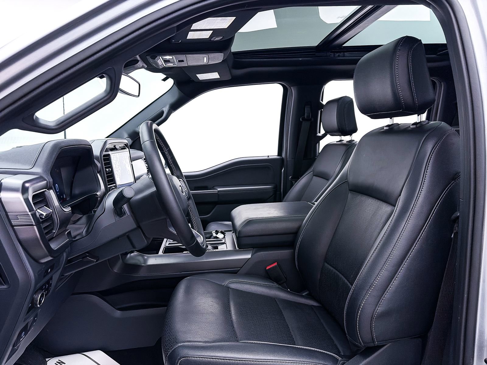 Used 2025 Ford F150 Lariat image 19