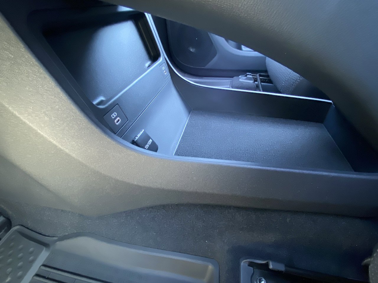 New 2025 Subaru Solterra Premium image 29