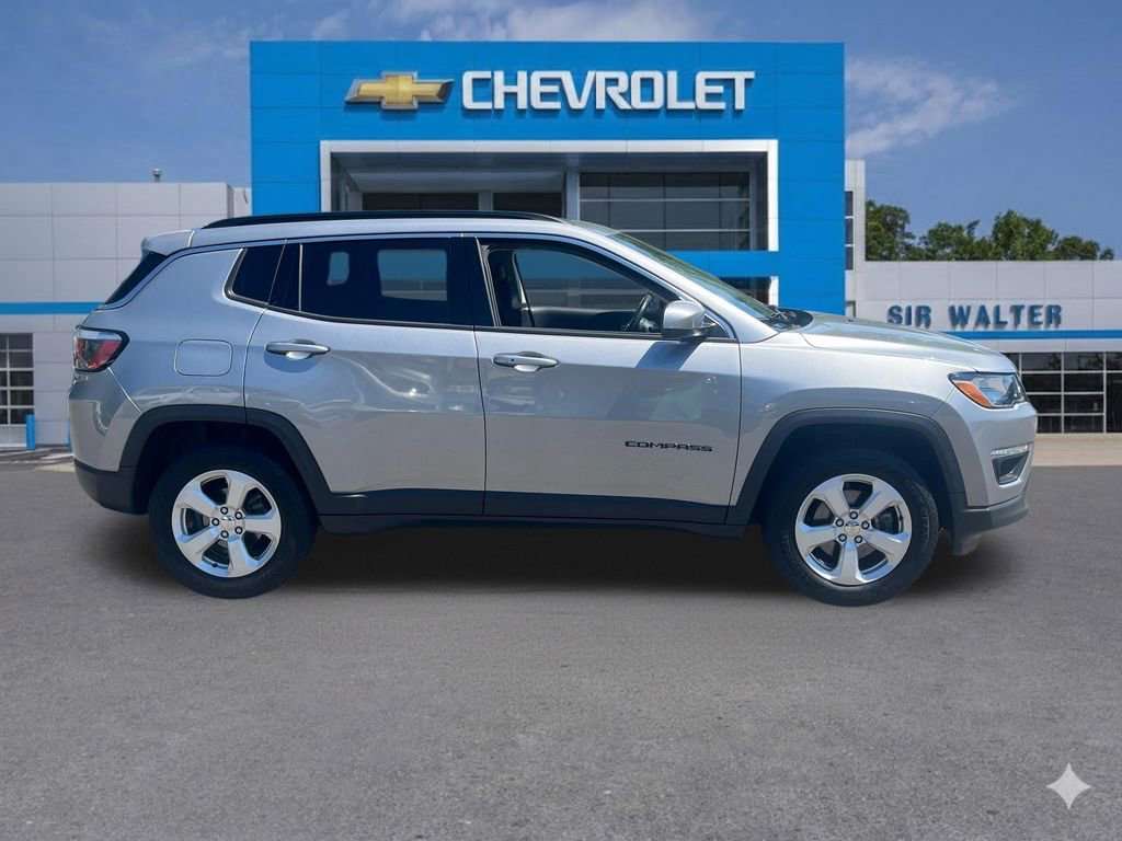 Used 2018 Jeep Compass Latitude w/ Popular Equipment Group AWD/4WD image 5