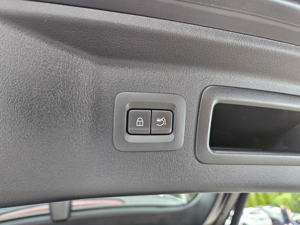 Certified 2024 MAZDA CX-90 Plug-In Hybrid w/ Preferred AWD/4WD image 12