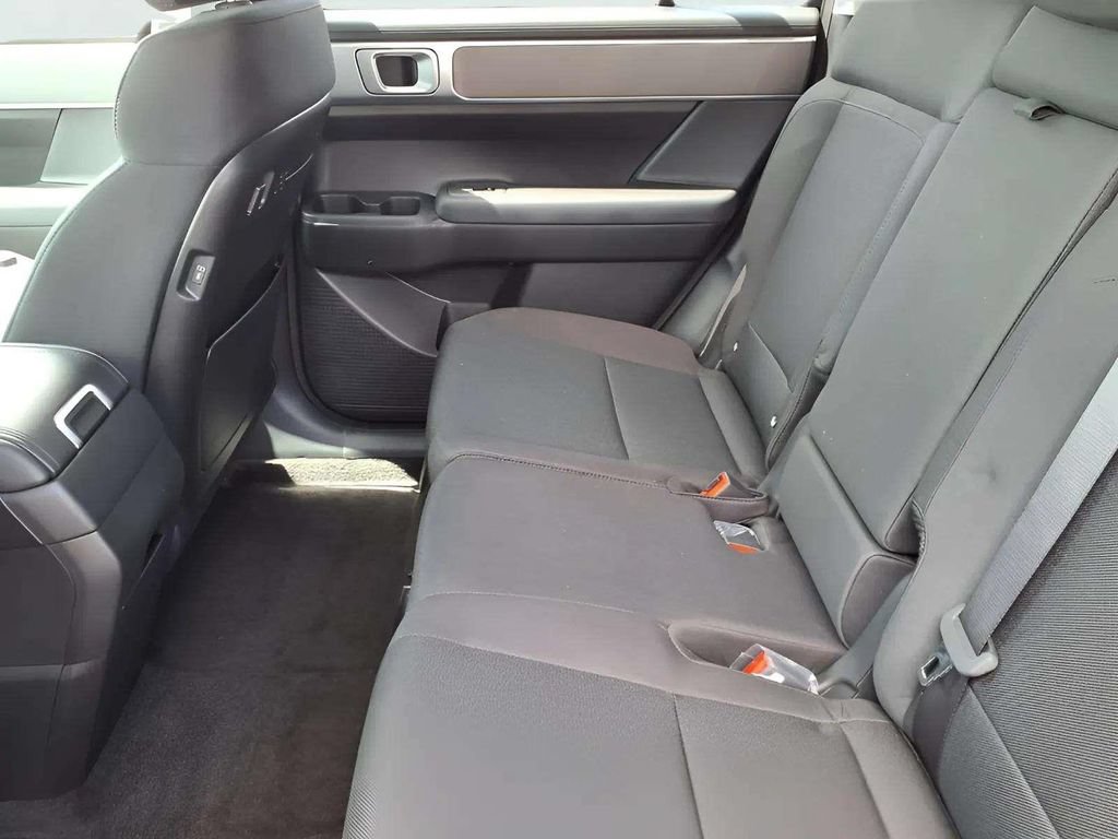 New 2026 Hyundai Santa Fe SE FWD image 7