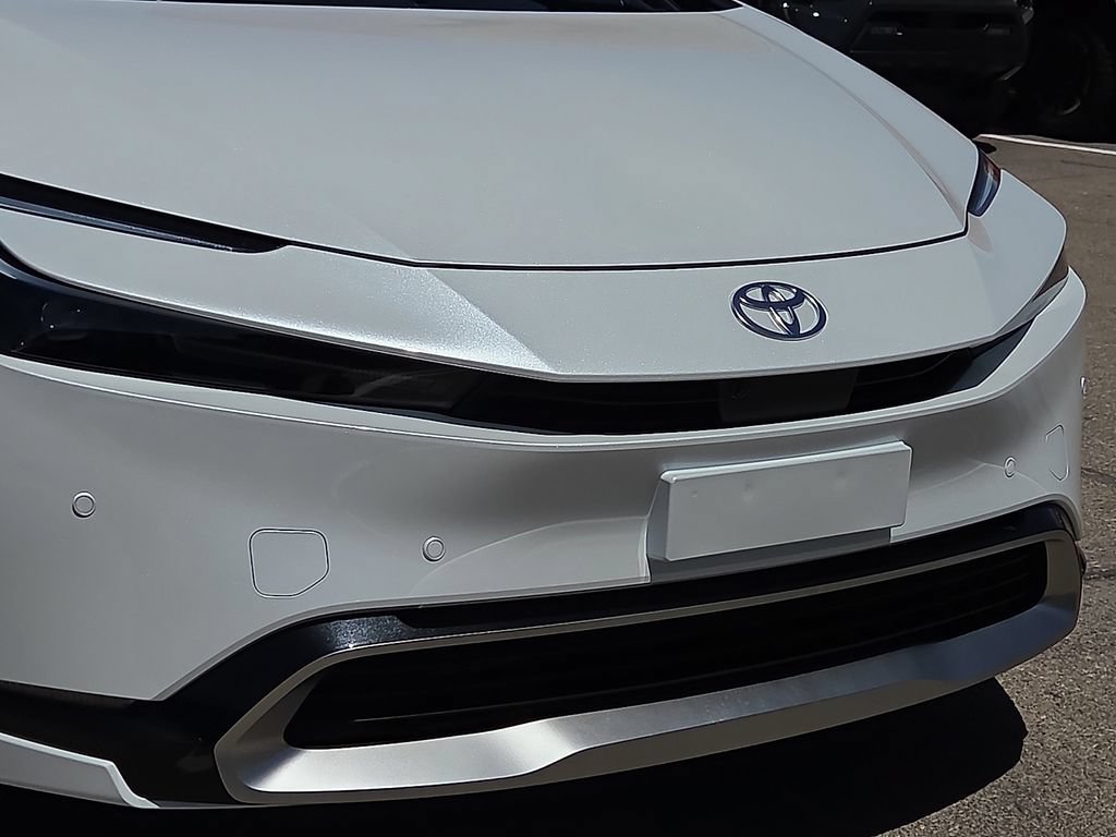 New 2027 Toyota Prius Plug-In Hybrid FWD image 7