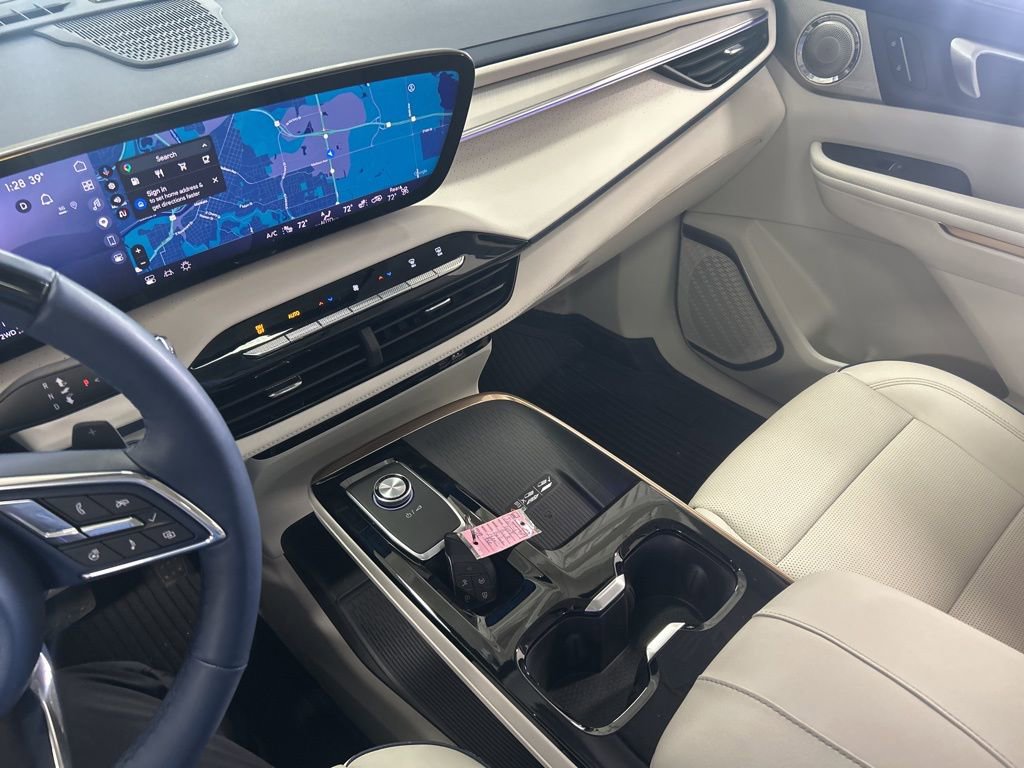 Used 2025 Buick Enclave Avenir w/ Super Cruise Package image 22