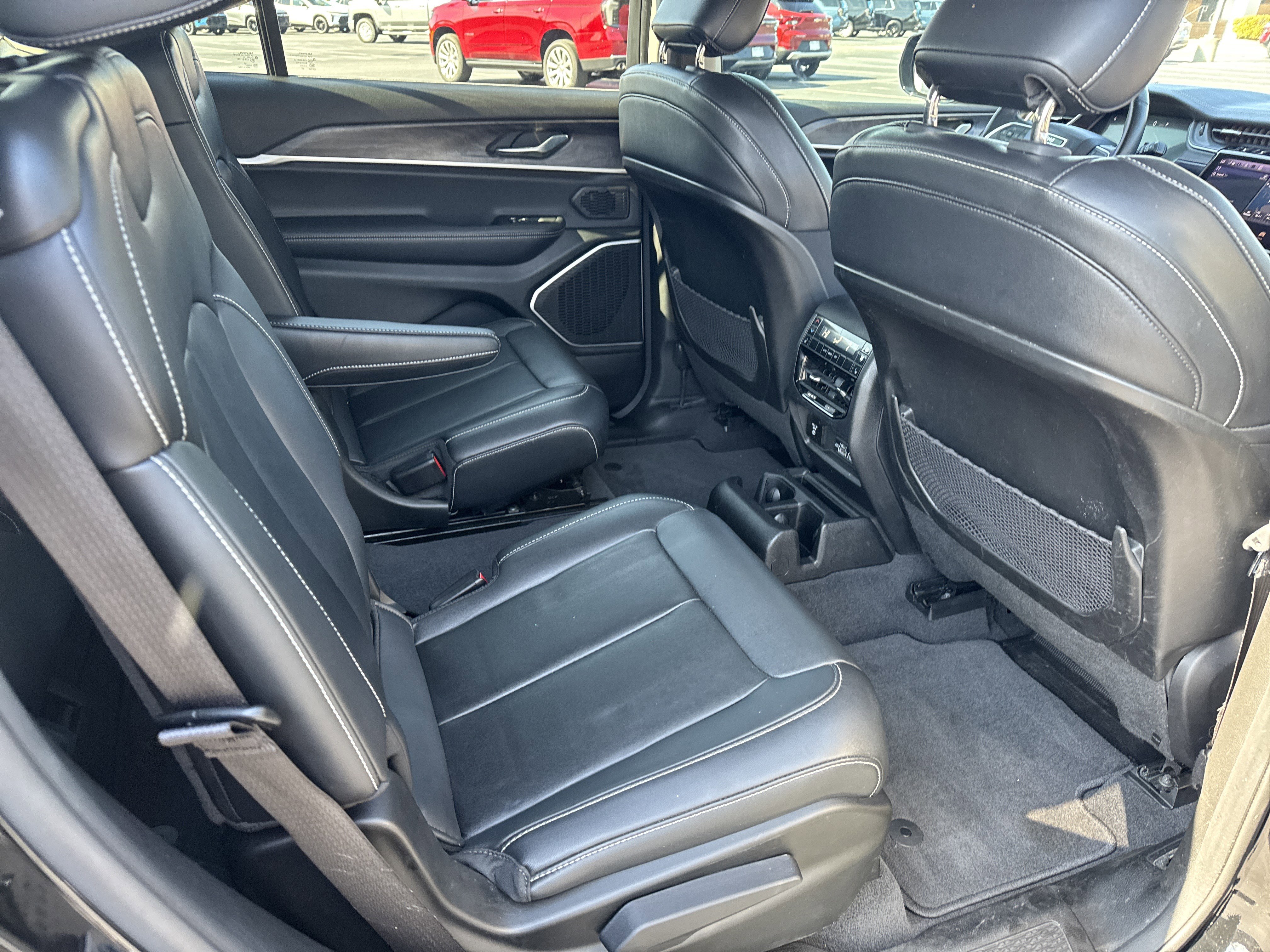 Used 2022 Jeep Grand Cherokee L Limited image 15