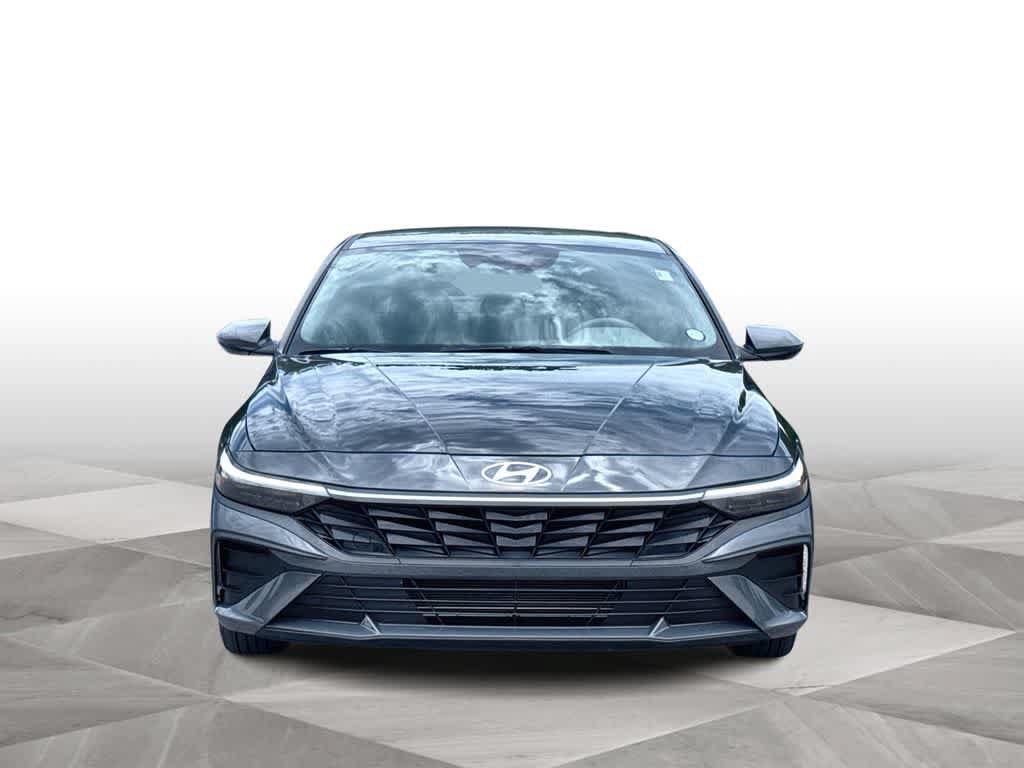 Used 2024 Hyundai Elantra SEL FWD image 3