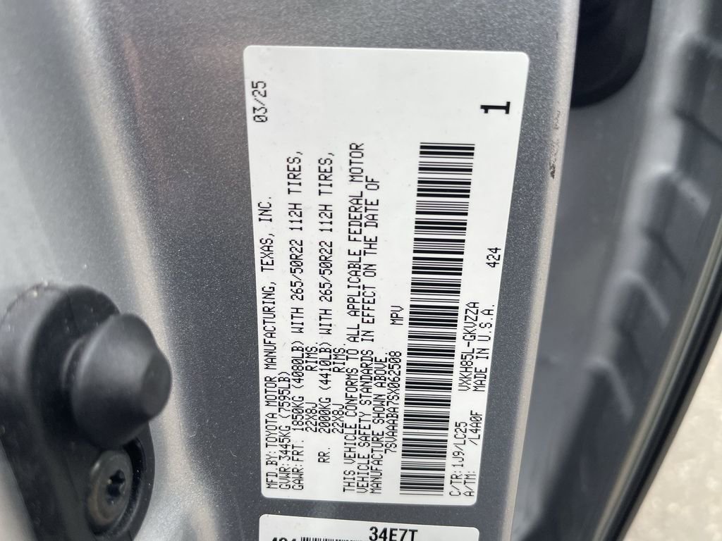 Used 2025 Toyota Sequoia Capstone image 35