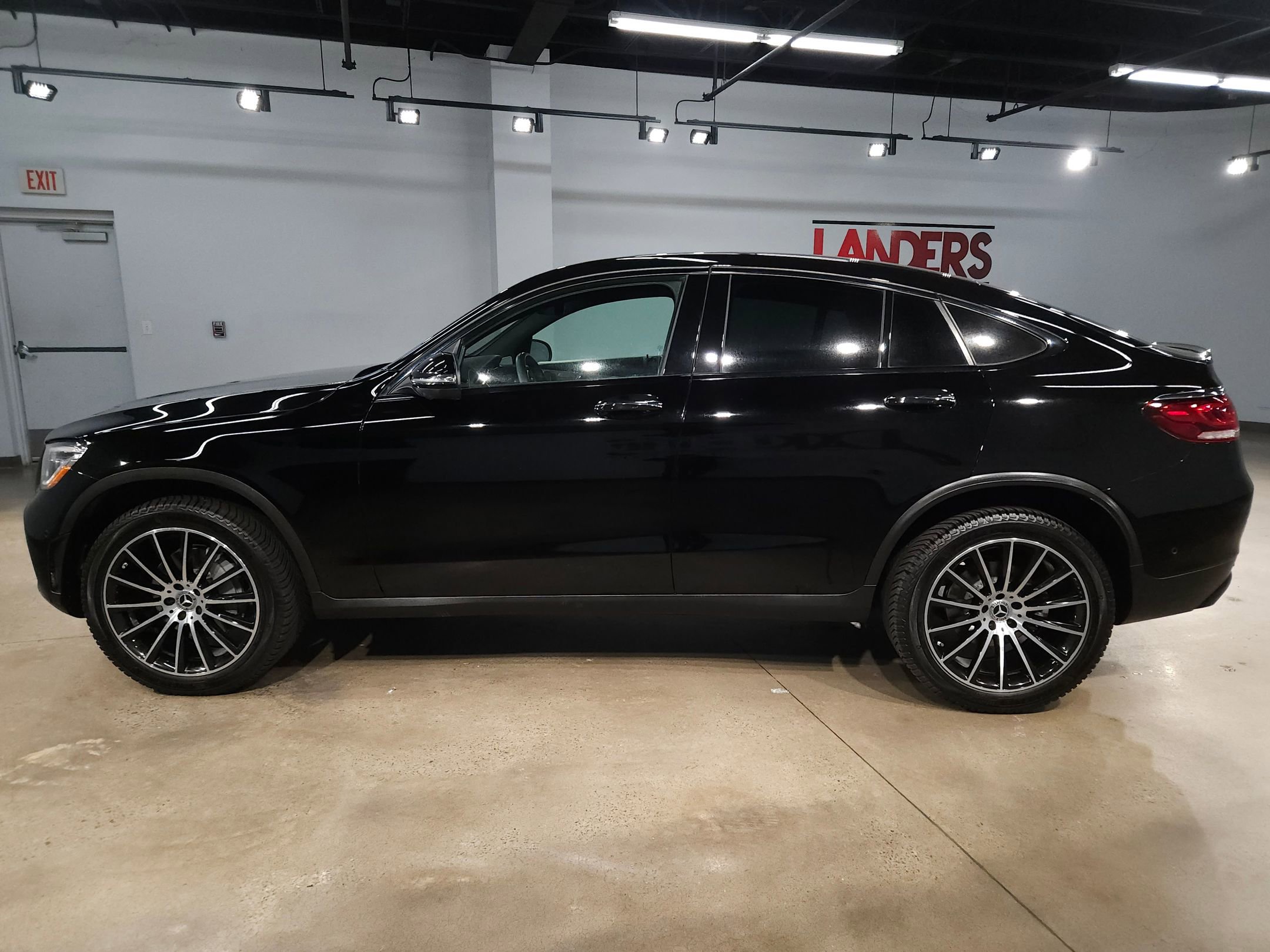 Used 2021 Mercedes-Benz GLC 300 4MATIC Coupe image 4