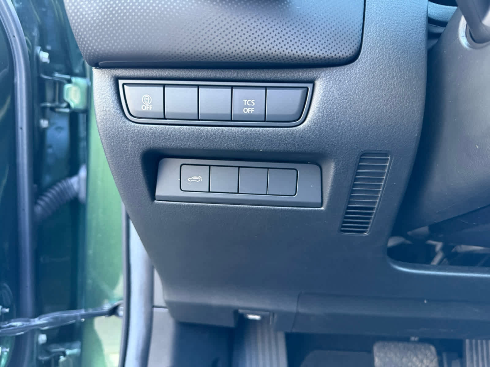 Used 2025 MAZDA CX-50 AWD 2.5 S w/ Premium Package image 11