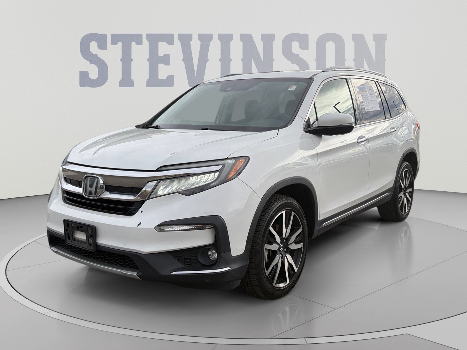 Used 2021 Honda Pilot Touring image 1