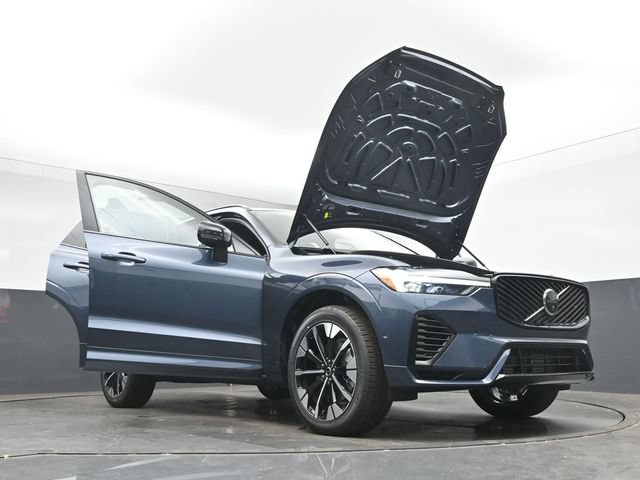 New 2026 Volvo XC60 T8 Plus w/ Climate Package PRO AWD/4WD image 46