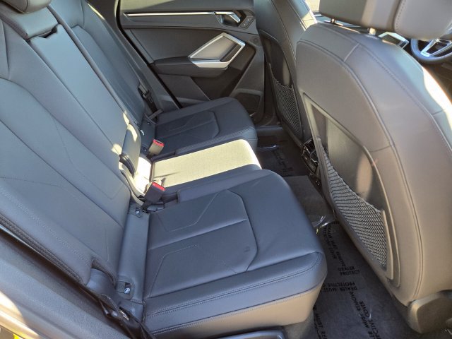 Used 2024 Audi Q3 2.0T Premium w/ Convenience Package AWD/4WD image 21