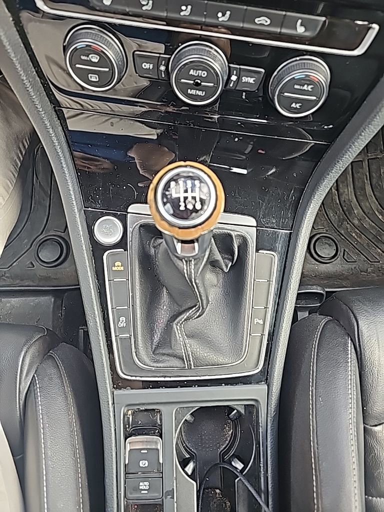 Used 2016 Volkswagen Golf R 4-Door w/ Driver Assistance Package image 19