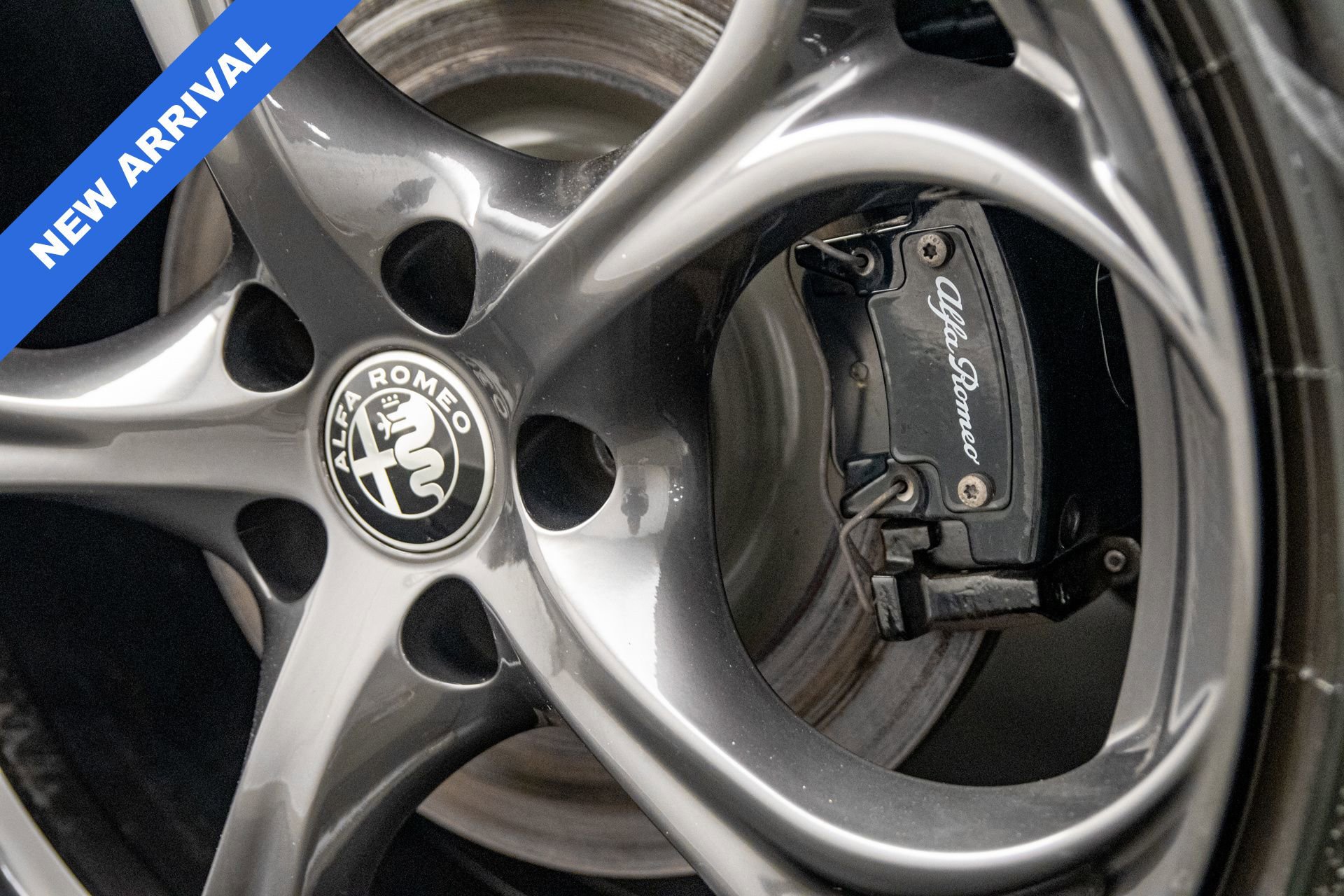 Used 2023 Alfa Romeo Giulia Estrema image 38
