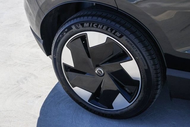 New 2025 Volvo EX30 Plus w/ Protection Package Premier AWD/4WD image 8