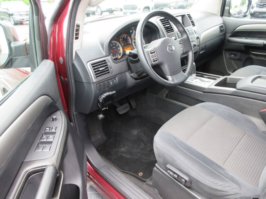 Used 2010 Nissan Armada SE AWD/4WD image 13