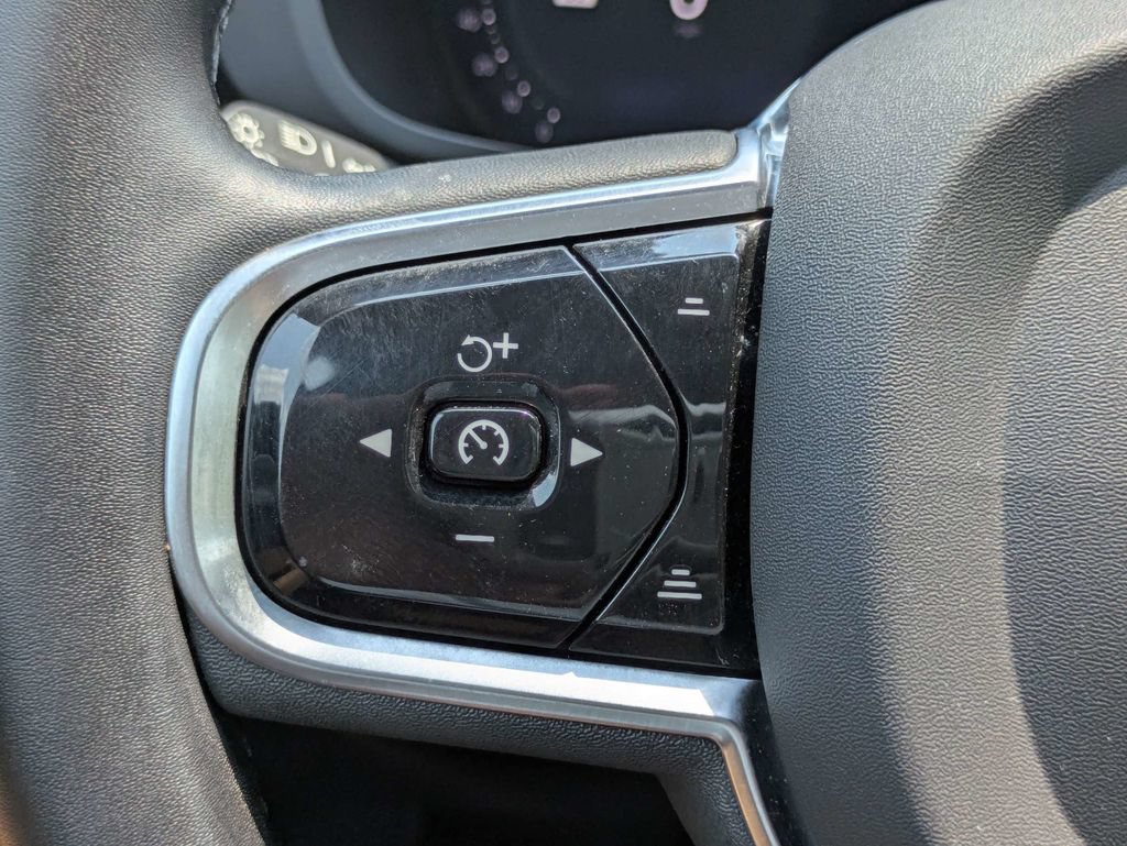 Used 2023 Volvo XC60 B5 Ultimate AWD/4WD image 26