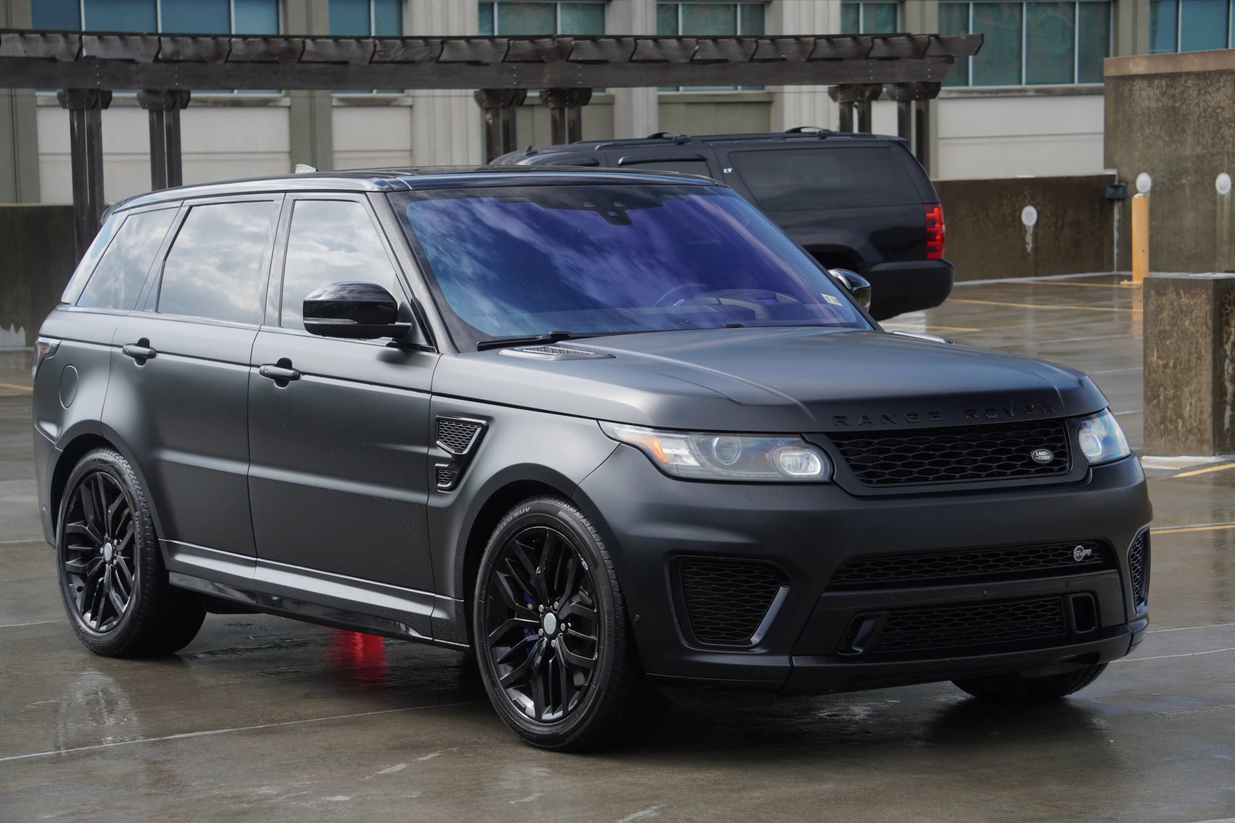Used 2017 Land Rover Range Rover Sport SVR image 5