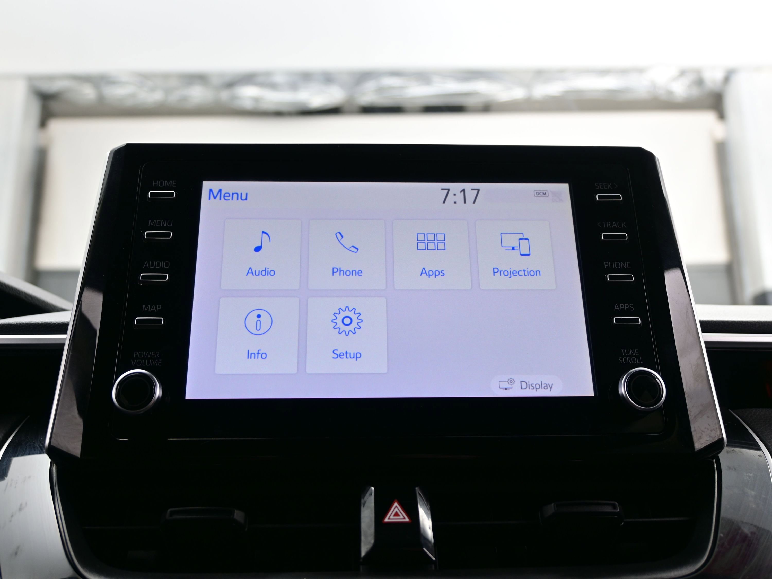 Used 2020 Toyota Corolla LE image 18