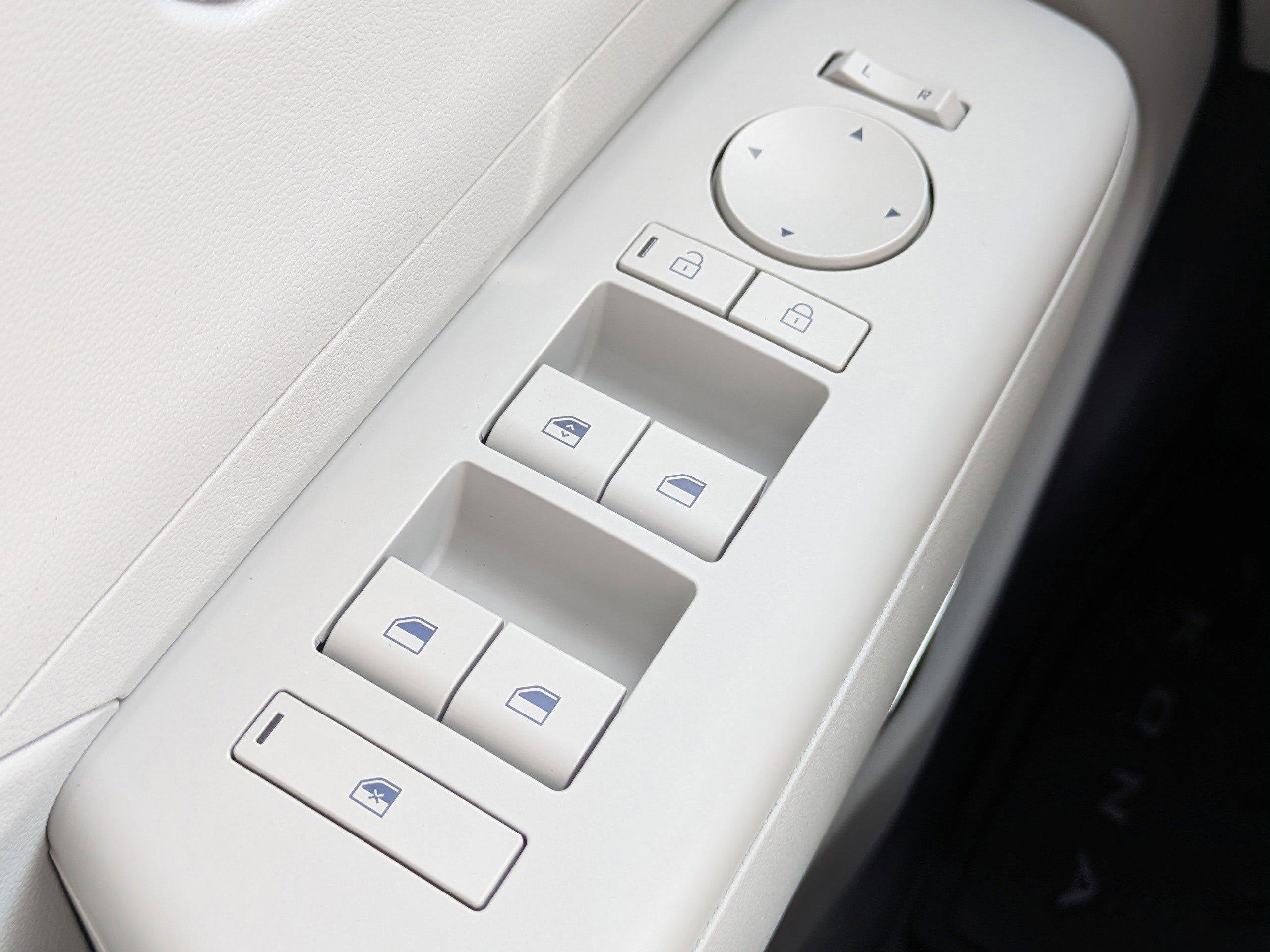 New 2026 Hyundai Kona SE image 23