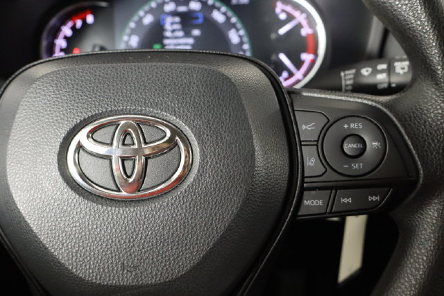 Used 2024 Toyota RAV4 LE FWD image 9