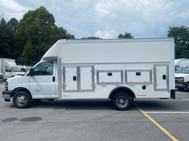 New 2025 Chevrolet Express 4500 w/ Power Convenience Package image 4