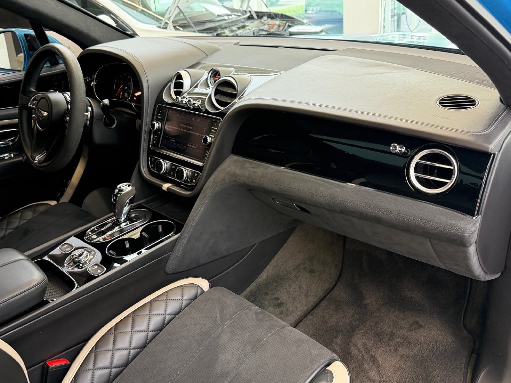 Used 2020 Bentley Bentayga Speed AWD/4WD image 19