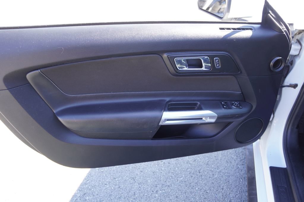 Used 2017 Ford Mustang EcoBoost image 13