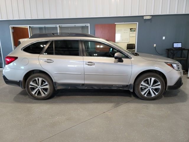 Used 2018 Subaru Outback 3.6R Limited image 7