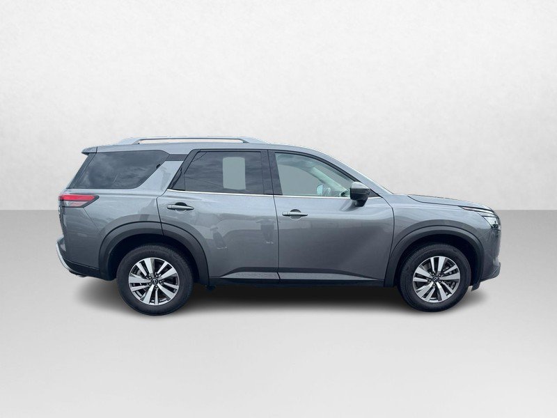 Used 2023 Nissan Pathfinder SL w/ Cargo Package AWD/4WD image 2