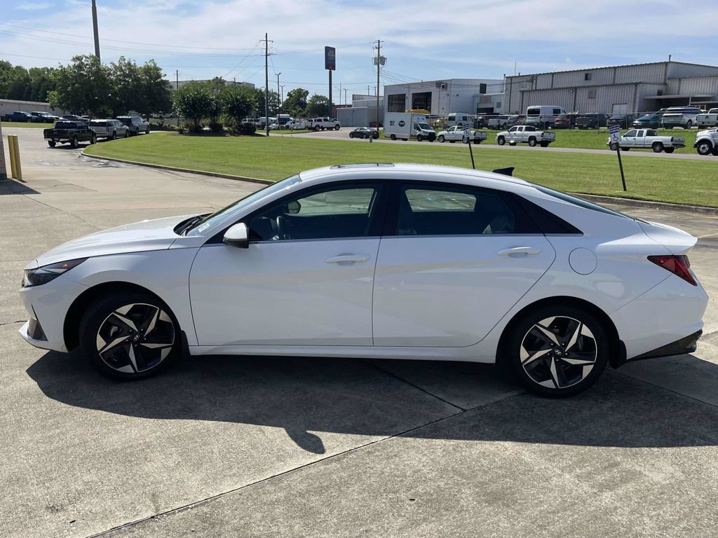 Used 2023 Hyundai Elantra Limited FWD image 6