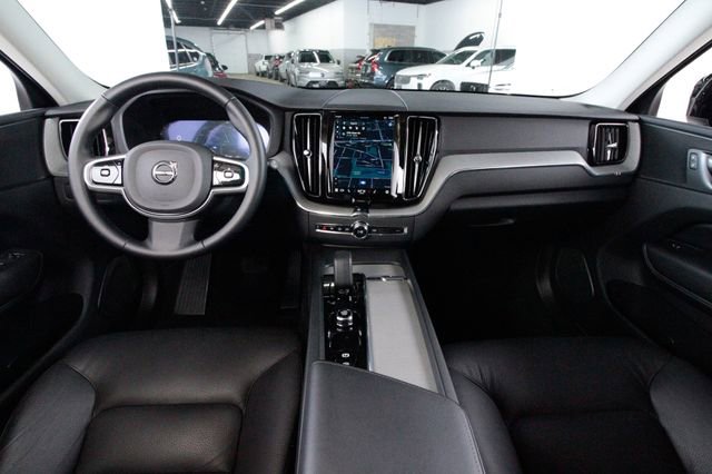 Used 2025 Volvo XC60 B5 Plus image 6