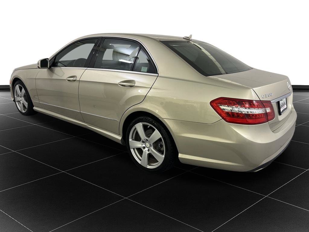 Used 2010 Mercedes-Benz E 350 Sedan image 3