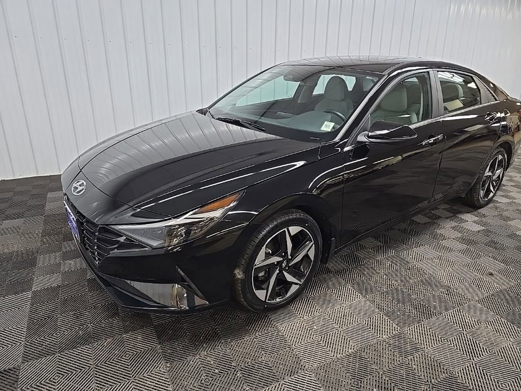 Used 2023 Hyundai Elantra Limited FWD image 32