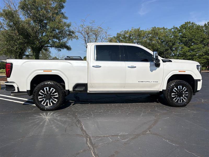 Used 2024 GMC Sierra 2500 Denali Ultimate AWD/4WD image 11